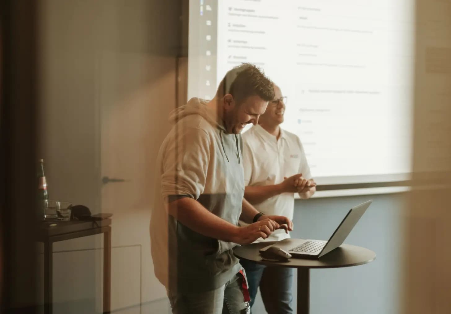 Wer steckt hinter woasi?